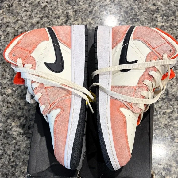 Nike Kids Sneakers - Red and Cream - Picture 9 of 16